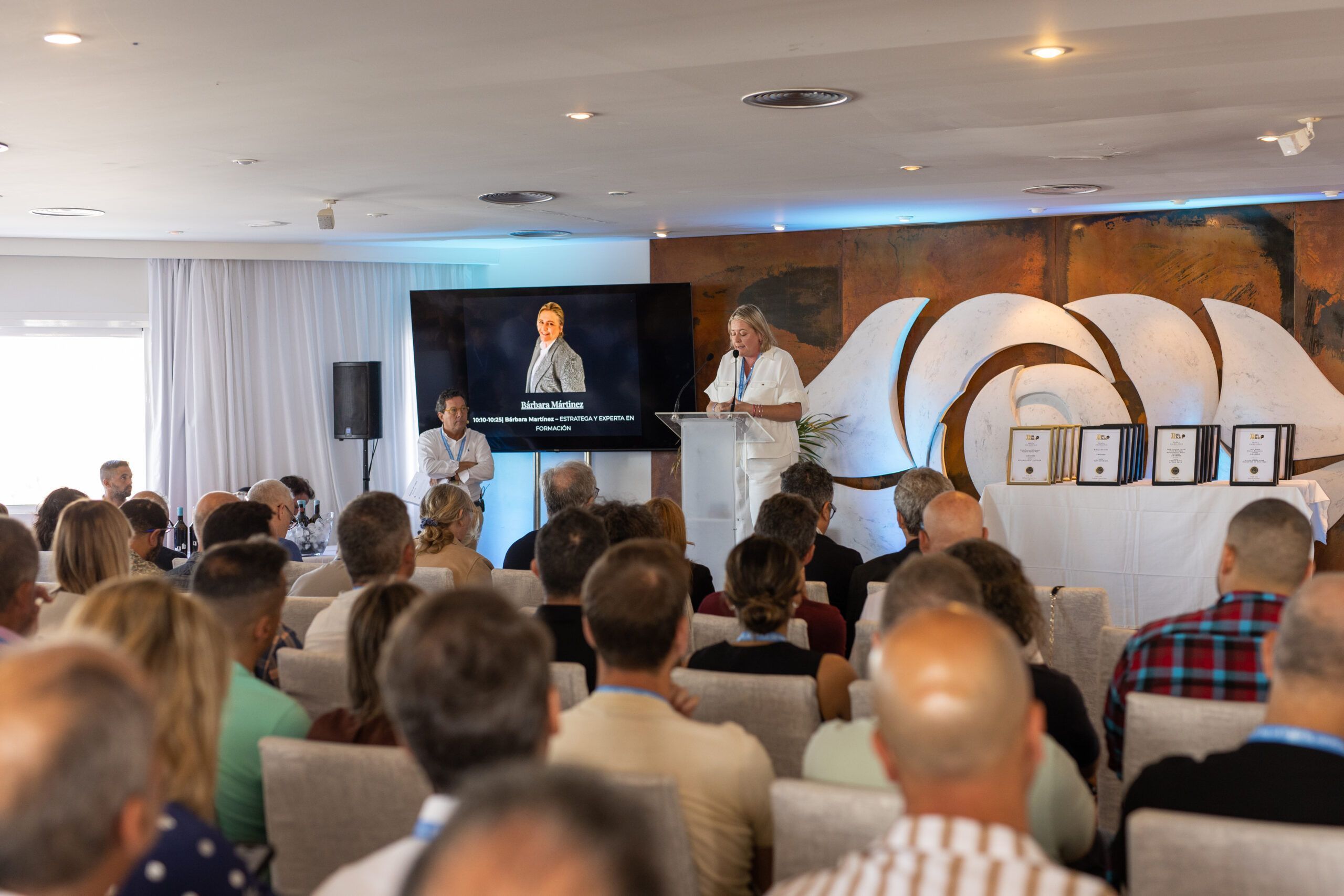 Evento de vino y comunidad